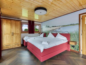 House | 2 bedrooms, individually furnished, bed sheets - Holiday Home in Friesland Near Canal & Lake (Jistrum)