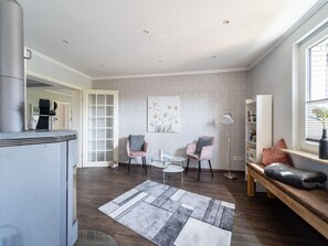 Apartment | Game room - Modern Holiday Flat With Pool in the Harz (Rhumspringe)