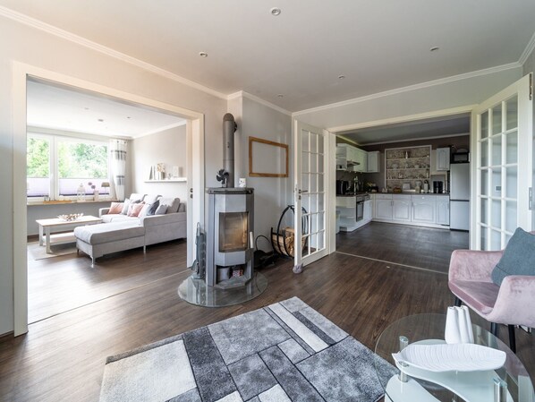 Apartment | Living area - Modern Holiday Flat With Pool in the Harz (Rhumspringe)