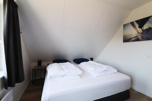 3 bedrooms, individually furnished, bed sheets - Nice Holiday Home in Simonshaven Near the Water (Simonshaven)