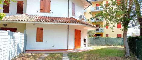 Villa | Exterior
