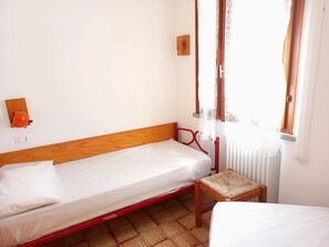 Villa | 2 sovrum och unika möbler