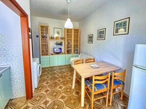 Apartment | Tempat makan