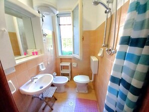 Apartment | Bathroom - Amazing Apartment With Garden (Ravenna)