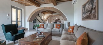 Villa Aiale, 7 En-Suite Bdrs, AC Throughout, Private Pool – Wine Estate