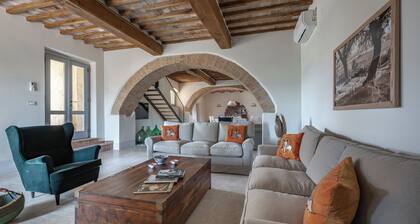 Villa Aiale, 7 En-Suite Bdrs, AC Throughout, Private Pool – Wine Estate