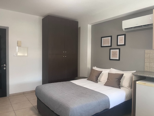 Luxury-Studio, Stadtblick | Verdunkelungsvorhänge, Bügeleisen/Bügelbrett, kostenloses WLAN