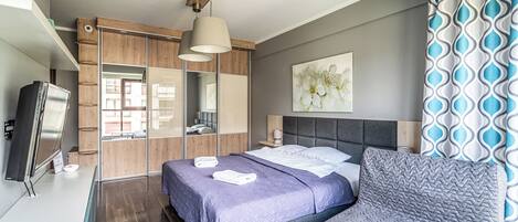 City Studio Suite | Iron/ironing board, free WiFi