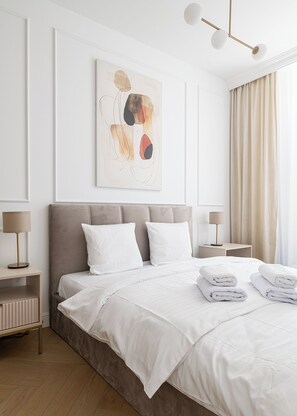 City Apartment, Balcony