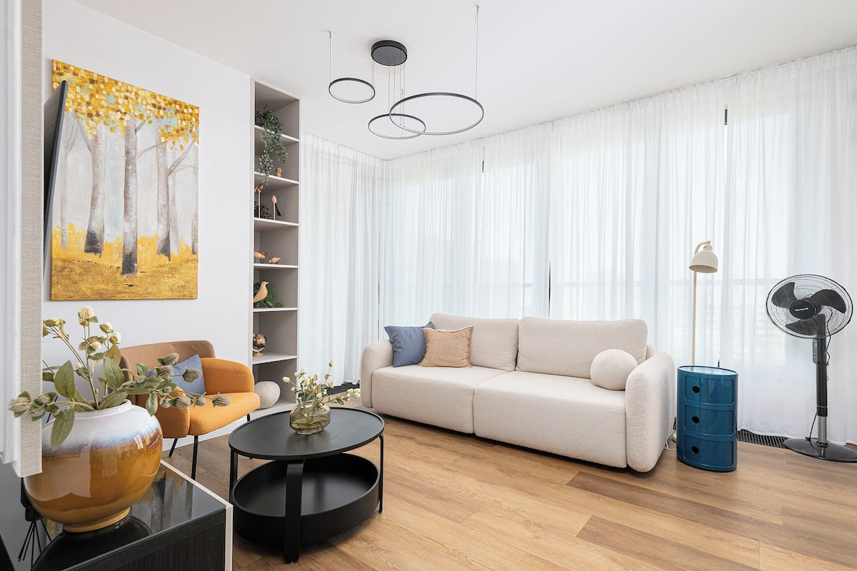 Appartamento City, balcone | Soggiorno | TV a schermo piatto 27 pollici con canali digitali