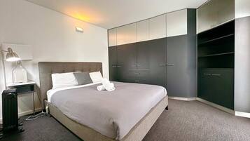 2 bedrooms, iron/ironing board, travel cot, WiFi