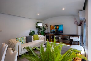 TV, studio