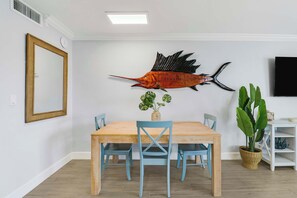 Dining - Sailfish Suites 1 - Waterfront & pet friendly! (Stuart)
