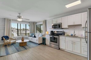 Fridge, microwave, oven, stovetop - Sailfish Suites 1 - Waterfront & pet friendly! (Stuart)