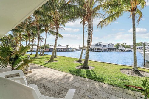 Sailfish Suites 1 - Waterfront & pet friendly!