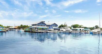 Sailfish Suites 1 - Waterfront & pet friendly!
