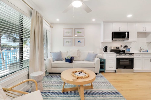 Sailfish Suites 2 - pet friendly & waterfront!!!