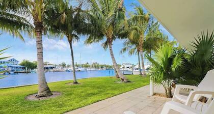 Sailfish Suites 5 - Waterfront Lodging