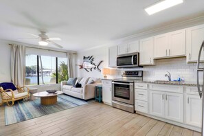 Fridge, microwave, oven, coffee/tea maker