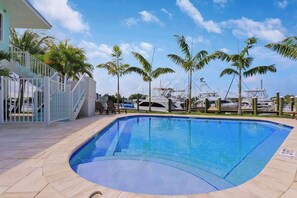 Pool - Sailfish Suites 7 - Waterfront Lodging (Stuart)