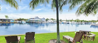 Sailfish Suites 7 - Waterfront Lodging