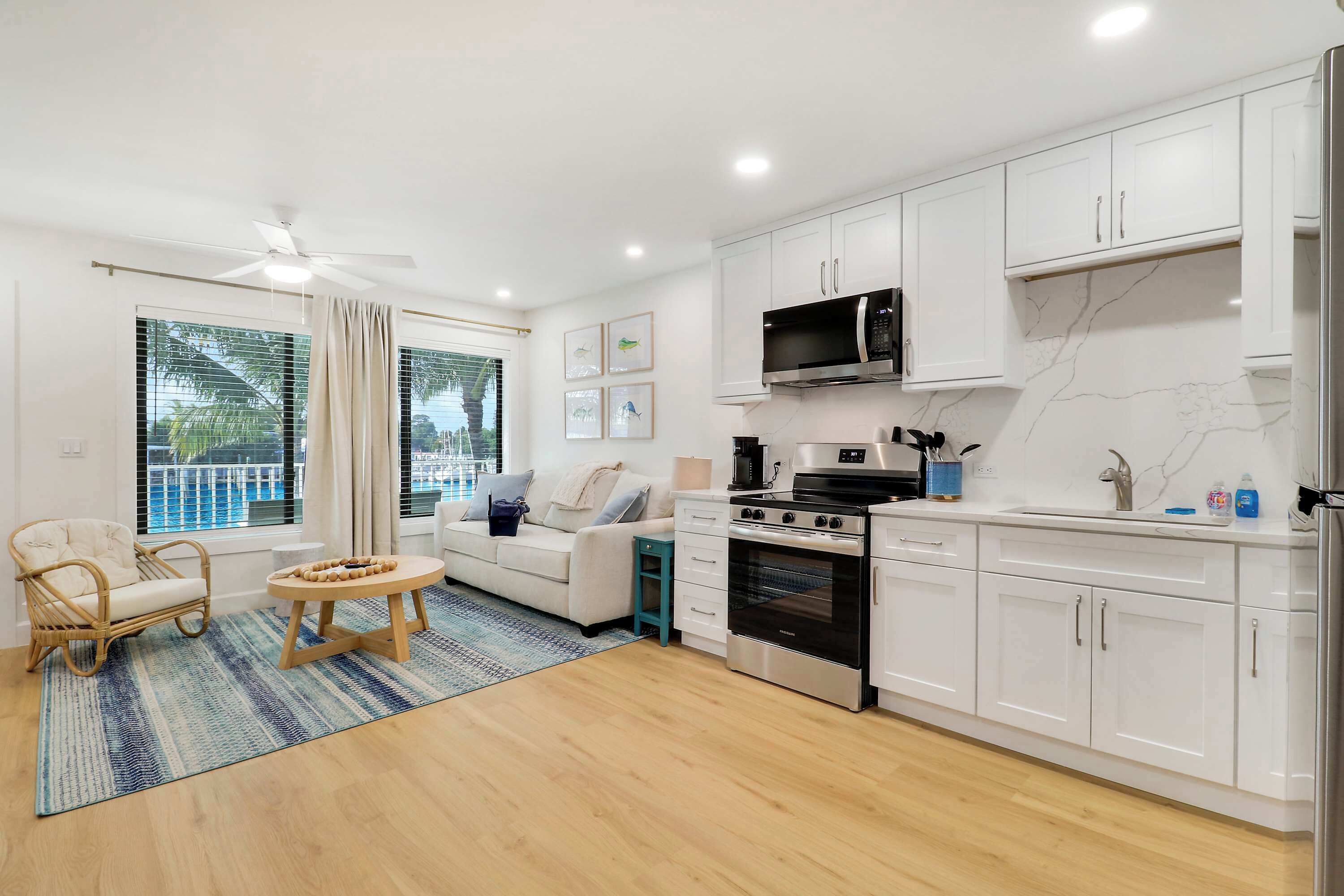 Fridge, microwave, oven, coffee/tea maker