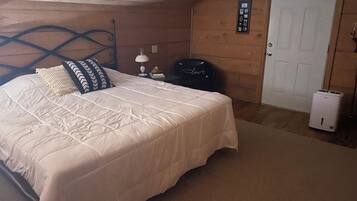 1 bedroom, desk, free WiFi, bed sheets