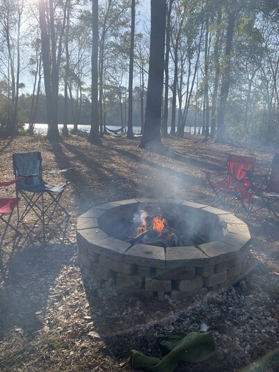 Waterfront Cabin off I-95 in Lumberton with WiFi, Foosball, Kayaks, Pet-friendly