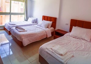 15 quartos, Wi-Fi de cortesia, roupa de cama
