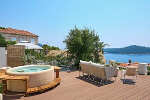 Appartement (2 Bedrooms) | Balcon