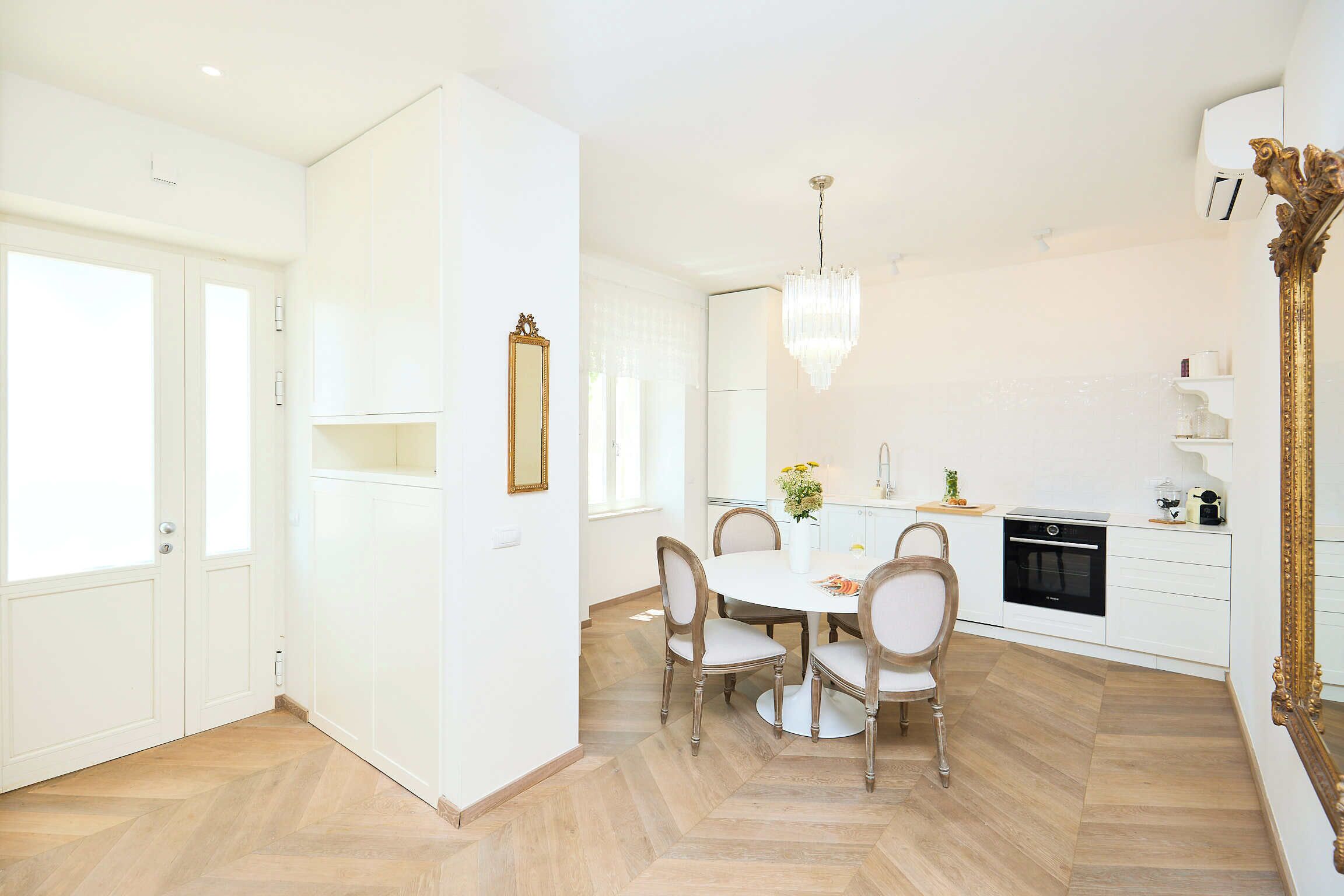 Huoneisto (2 Bedrooms) | Ruokailu omassa huoneessa