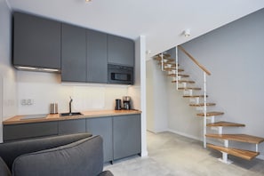 Standaard appartement, terras (Duplex) | 1 slaapkamer, individueel gedecoreerd, individueel gemeubileerd