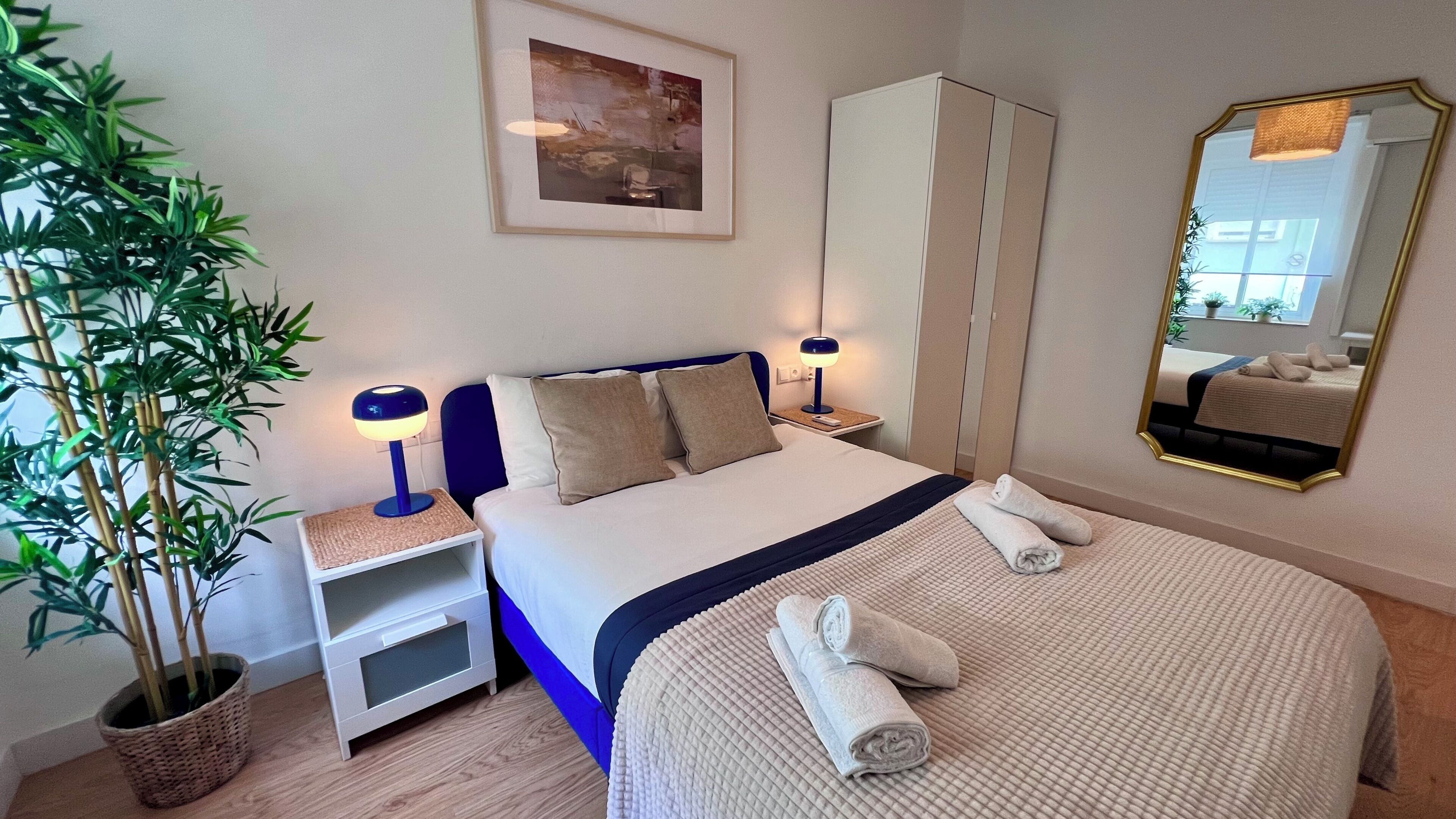 4 Schlafzimmer, Schreibtisch, Bügeleisen/Bügelbrett, kostenloses WLAN