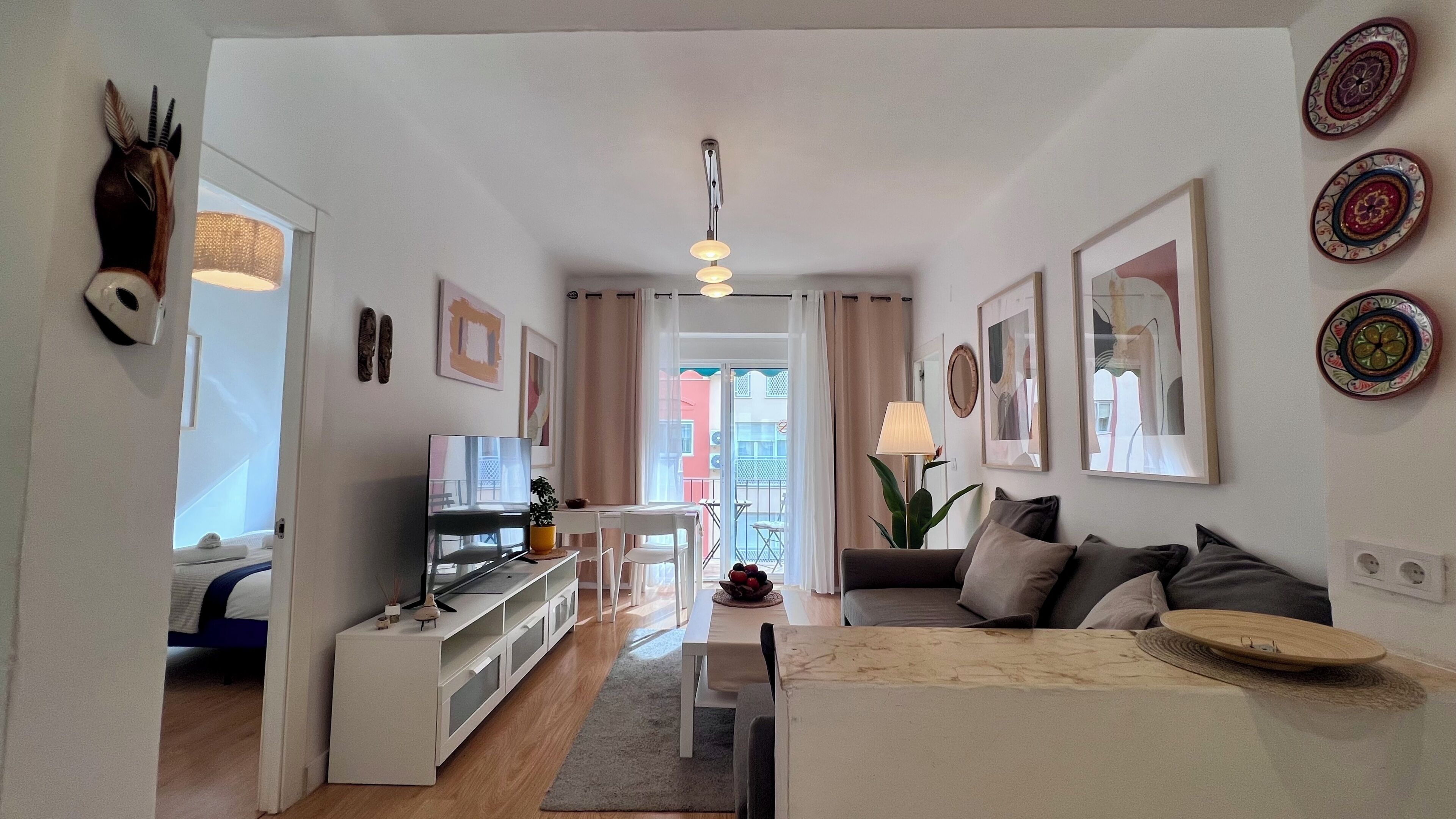 4 bedrooms, desk, iron/ironing board, free WiFi