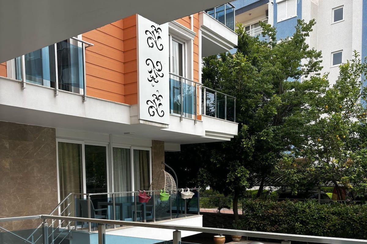 Basic Apartment, 2 Bedrooms | Desk, free cribs/infant beds, free WiFi, bed sheets