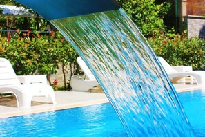 Seasonal outdoor pool - Alfa Apart Hotel (Konyaalti)