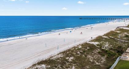 Oceanfront Penthouse Condo - Beach, Pool, Elevator, & Close to Everything!