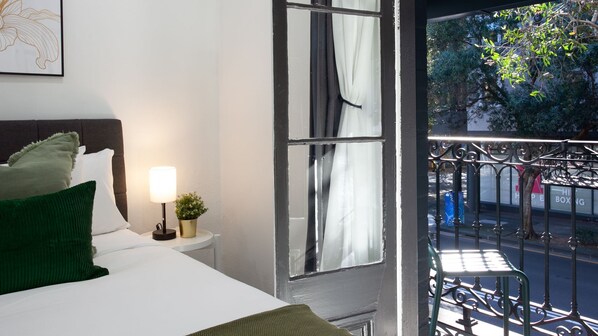 2 bedrooms, desk, iron/ironing board, travel crib