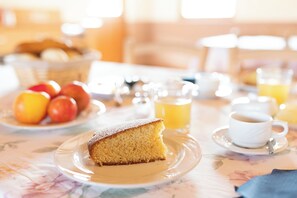 Daily buffet breakfast for a fee - Corte all'Olmo (Verona)
