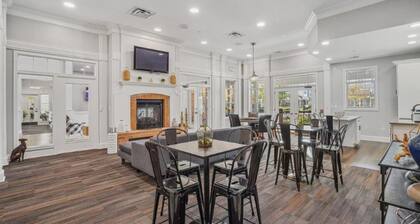 Landing | Modern 2BD, Gym, Tennis Court