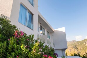 Property grounds - Stone Beach Residence Adults Only Resort (Himarë)