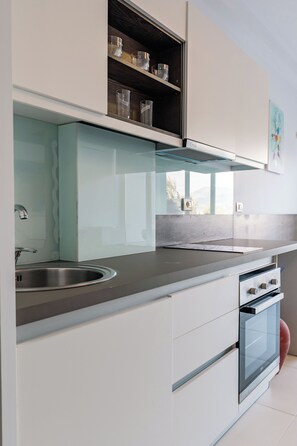 Soundproofing, iron/ironing board, free WiFi - Stone Beach Residence Adults Only Resort (Himarë)