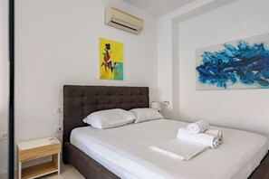 Insonorización, tabla de planchar con plancha y wifi gratis 