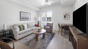 Smart TV - Landing | Spectacular Studio, Pool, Clubhouse (Tempe)