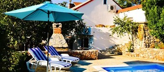 Pictoresque pool villa