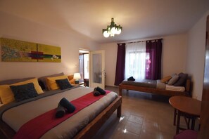 3 bedrooms, iron/ironing board, WiFi, bed sheets