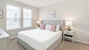 2 habitaciones, escritorio, tabla de planchar con plancha y wifi 