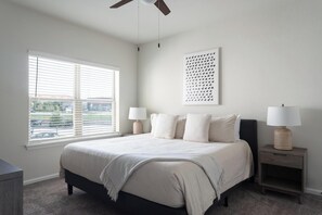 1 bedroom, desk, iron/ironing board, WiFi - Landing | Stunning 1BD, Pool, Clubhouse (Pflugerville)