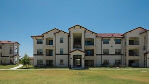 Exterior - Landing | Stunning 1BD, Pool, Clubhouse (Pflugerville)