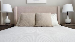 1 bedroom, desk, iron/ironing board, WiFi - Landing | Chic 1BD, Courtyard, Clubhouse (Chesterfield)